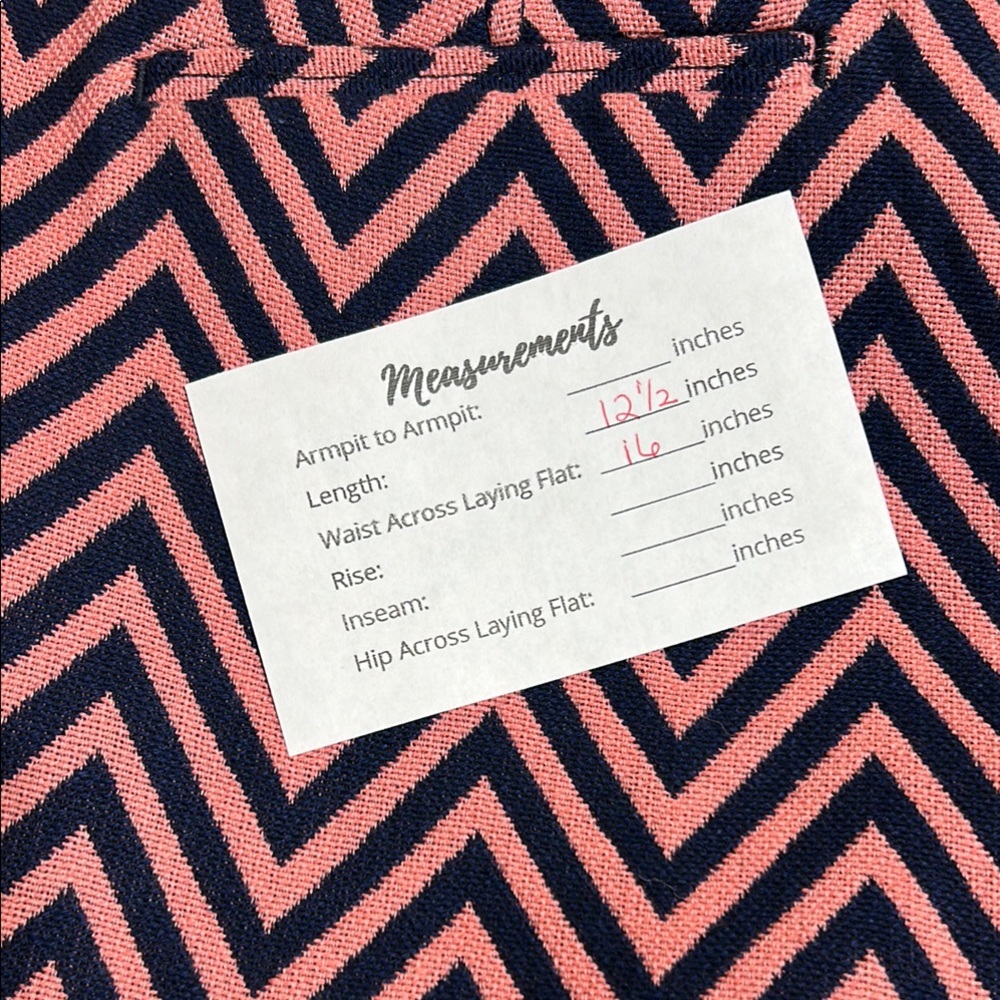 #0188- NWT LOFT Riviera Pink & Navy Slant Picket Chevron Shorts-6 - Picture 11 of 11